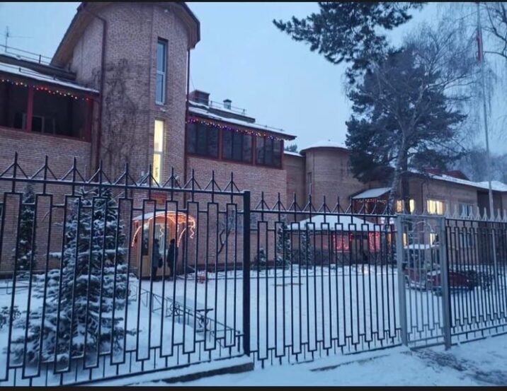Родители бьют тревогу и пытаются  отстоять Люберецкий дом ребёнка, который хотят закрыть Новости Люберец 